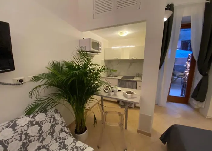 Apartment Navona Domitia Rom